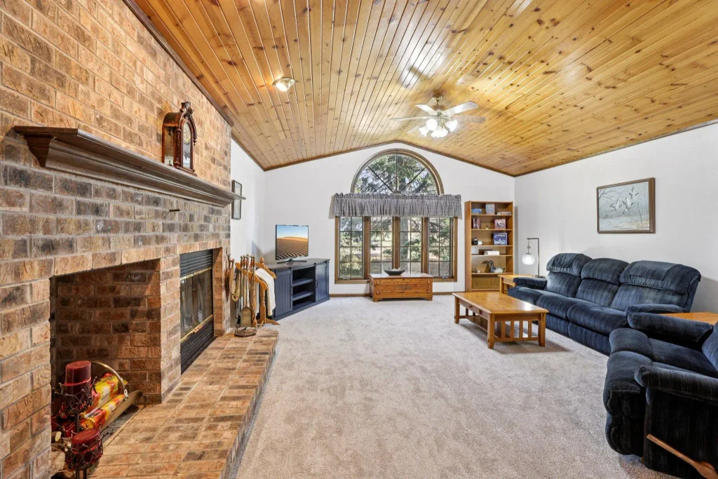 7417 Dekorra Road, Vienna