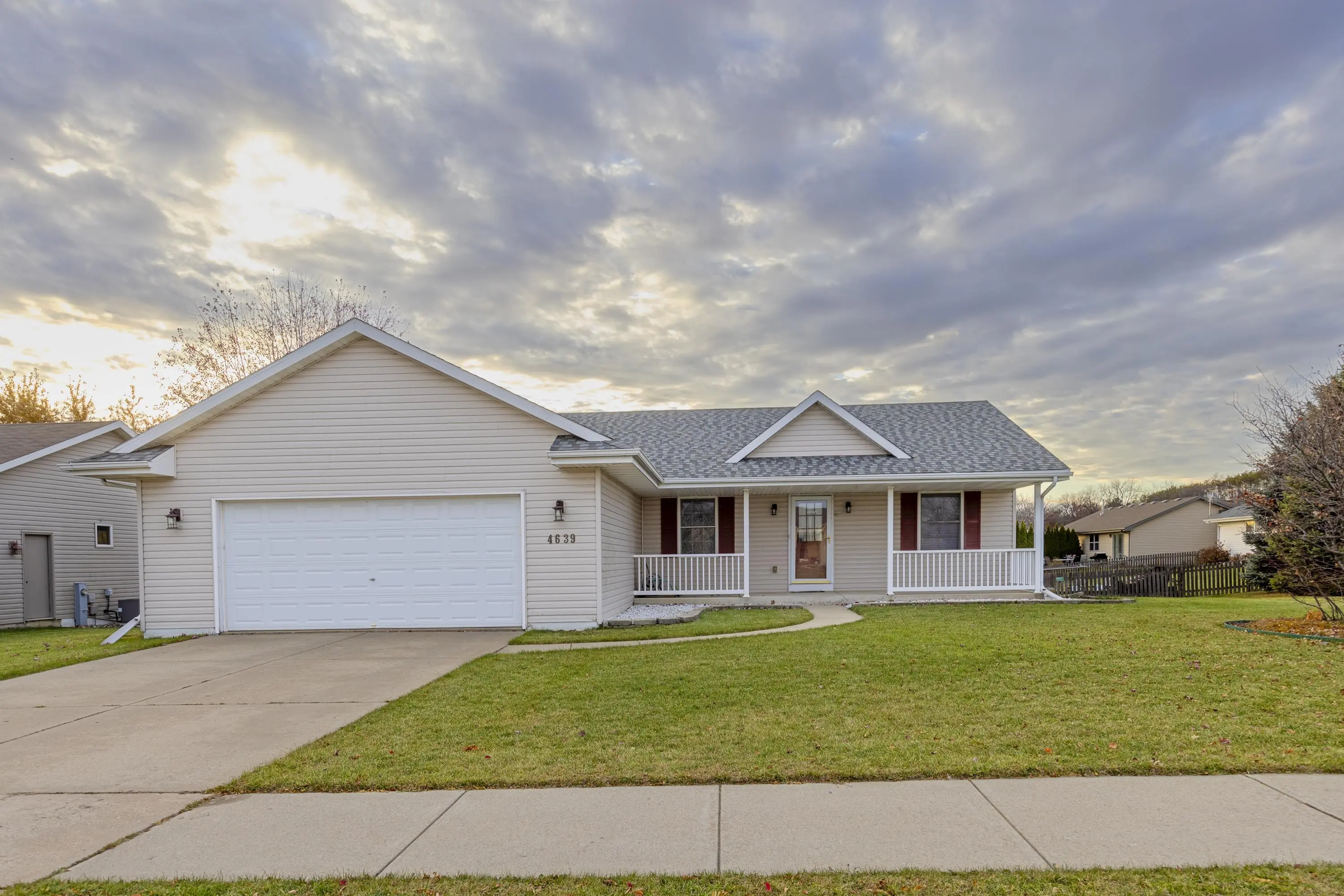 Photo of Listing #2012582