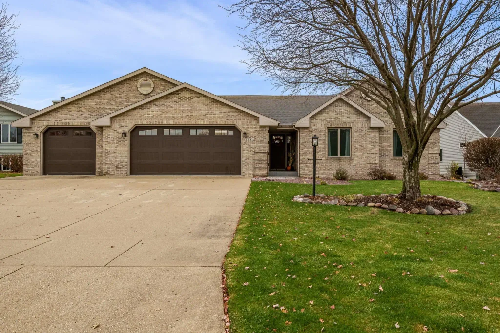 952 Bedford Drive, Janesville