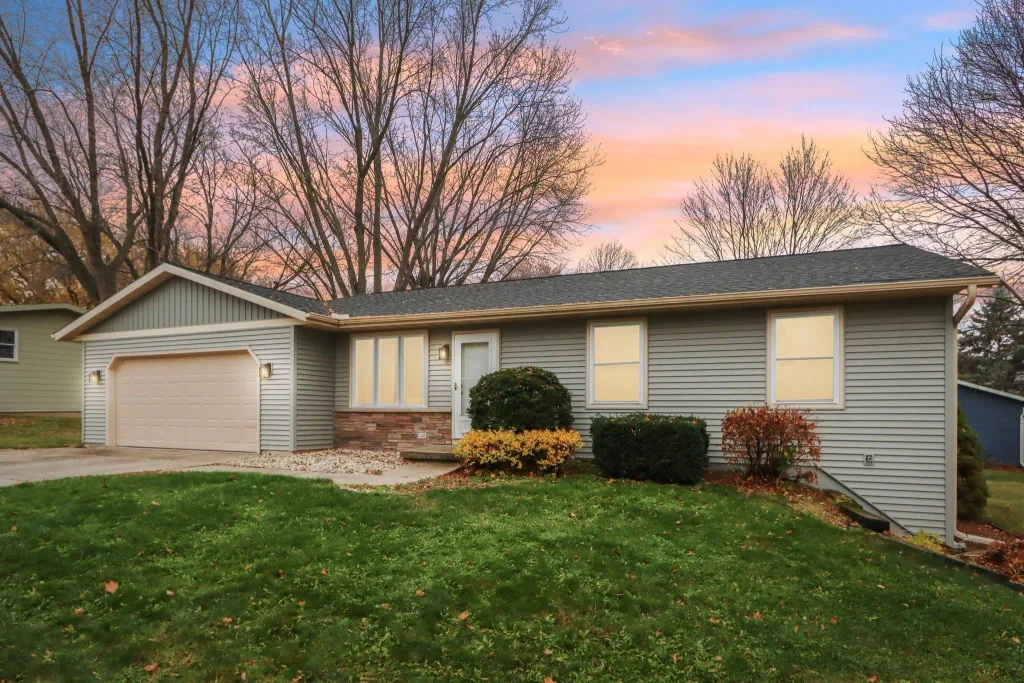 580 Lilac Lane, Lake Mills