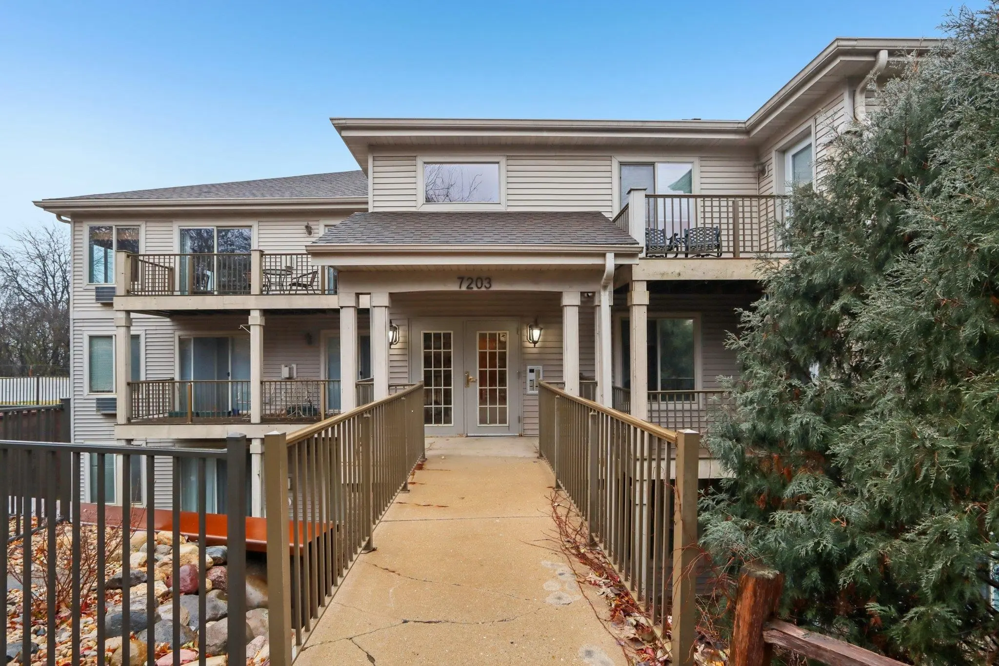 Photo of Listing #2012722