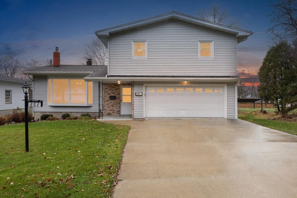 202 Wisconsin Street, Wonewoc