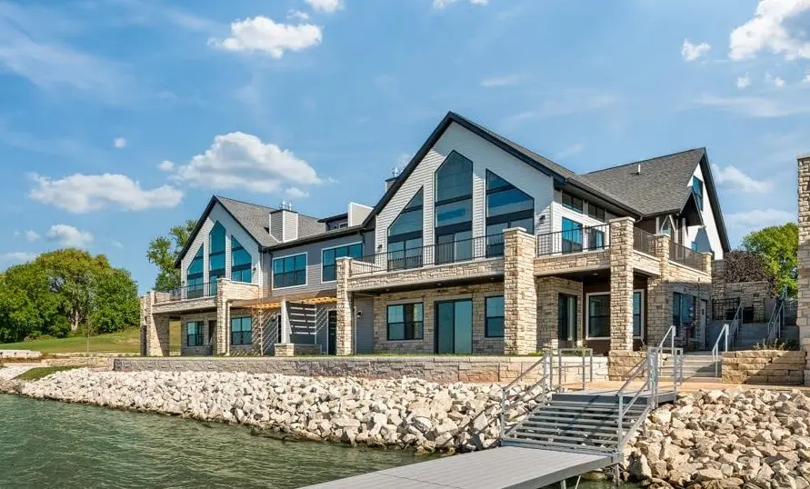 212 Lakeview Lane, Beaver Dam