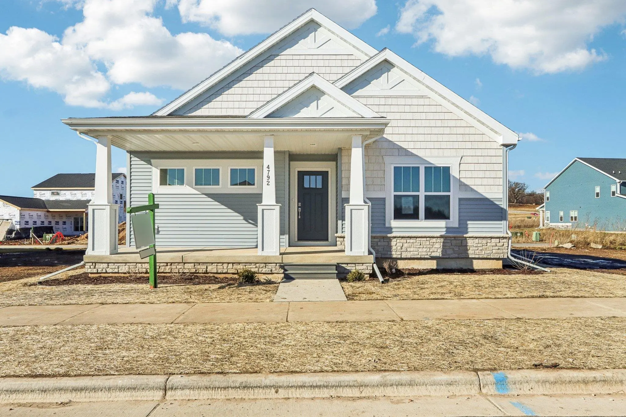 Photo of Listing #2012770