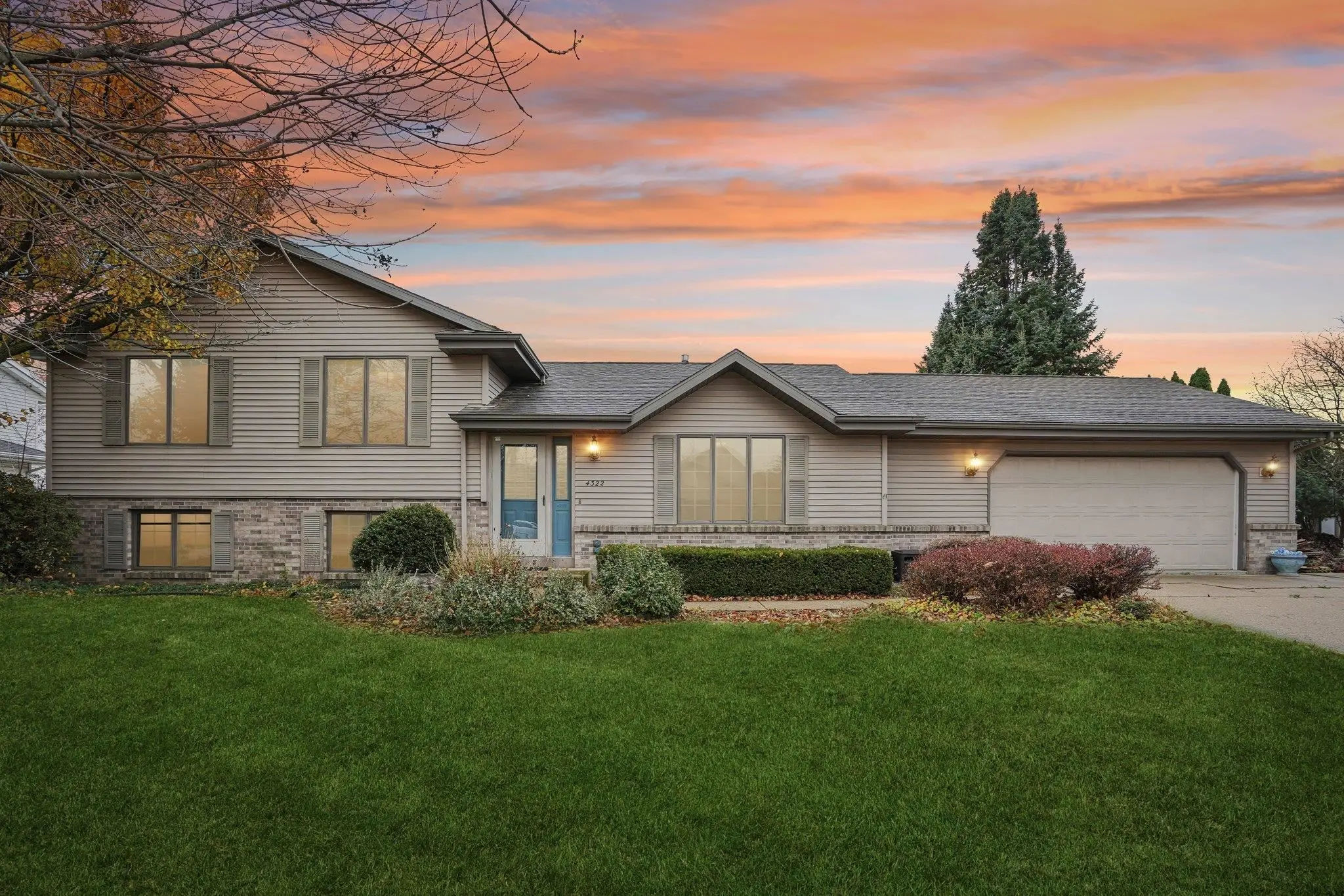 Photo of Listing #2012847