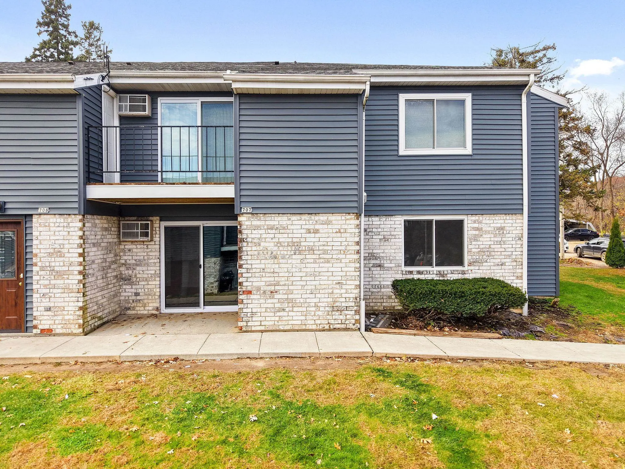 Photo of Listing #2012856