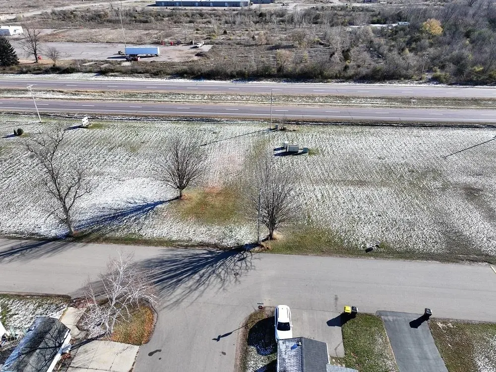 L 30 East Road, Sumpter