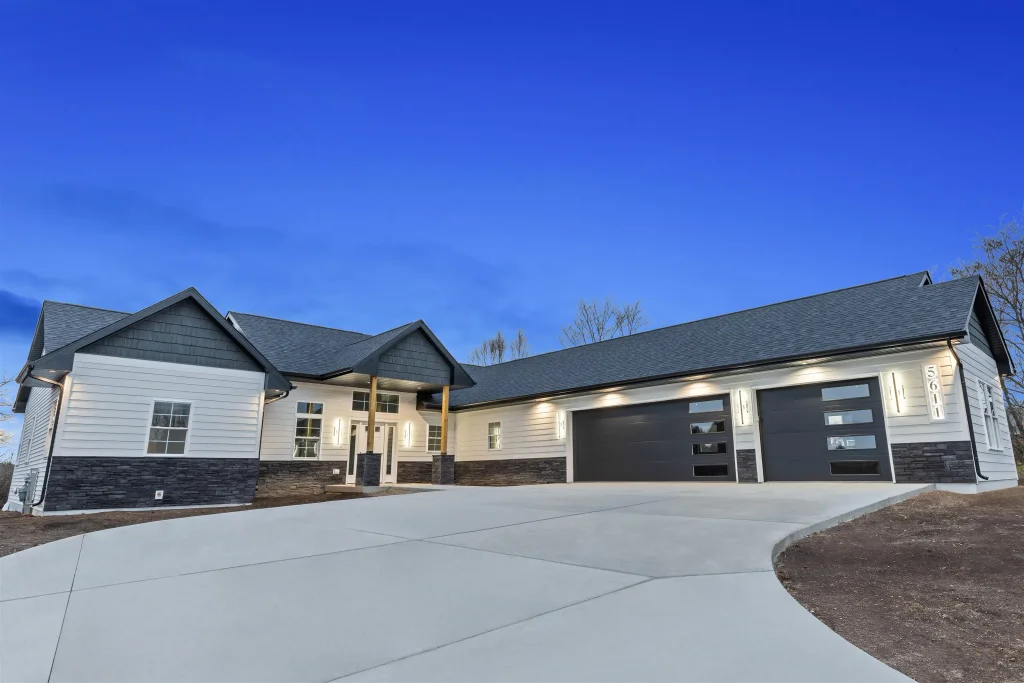 5611 N Vista Lane, Janesville