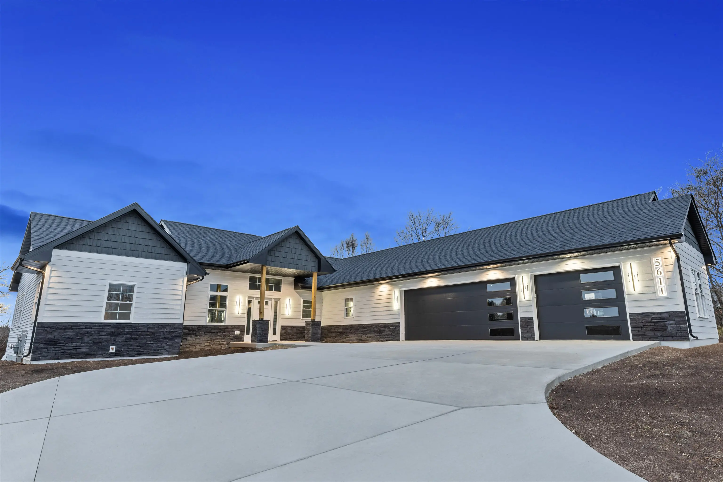 Photo of Listing #2013024