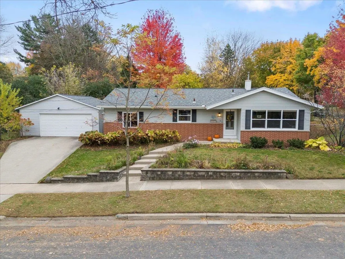 Photo of Listing #2013137