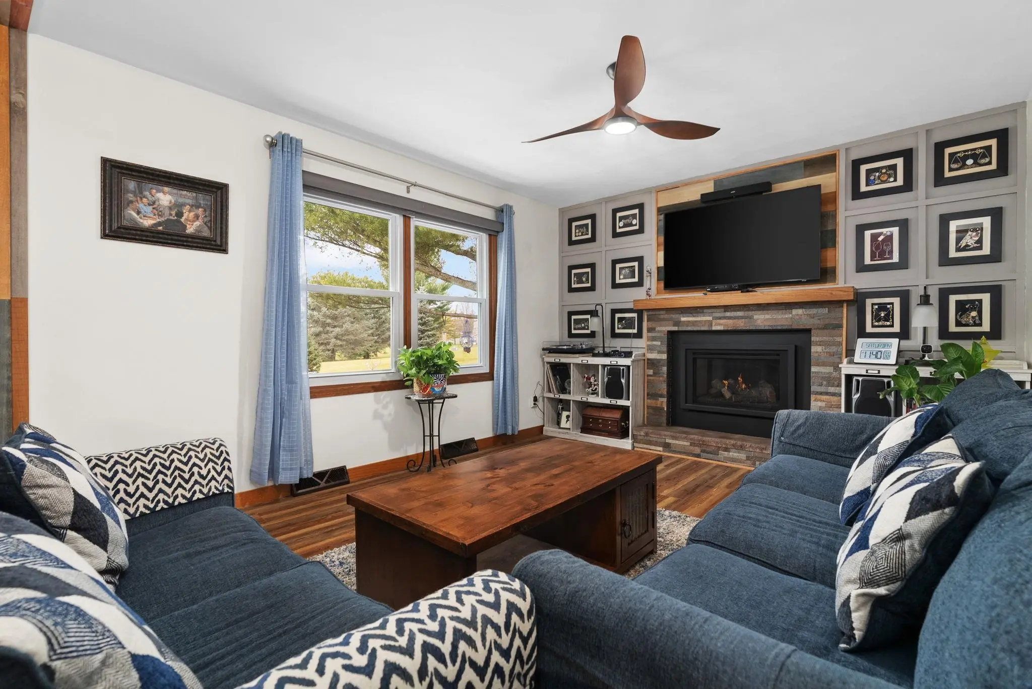 Photo of Listing #2013223