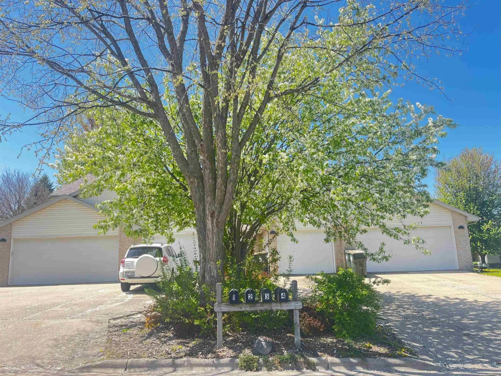 590 Kelvington Drive, Sun Prairie