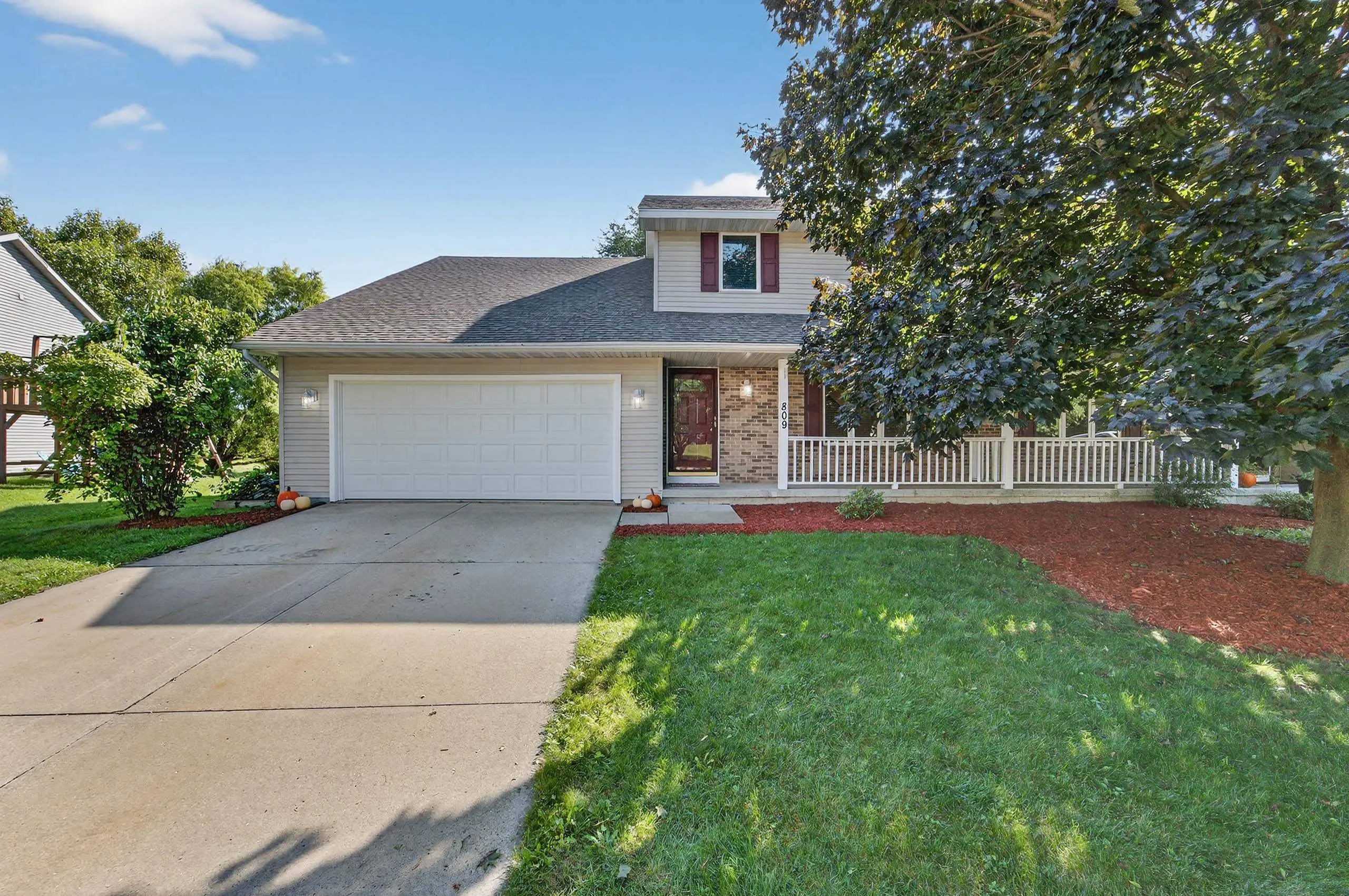 Photo of Listing #2013442