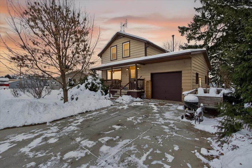 119 S Richards Street, Orfordville