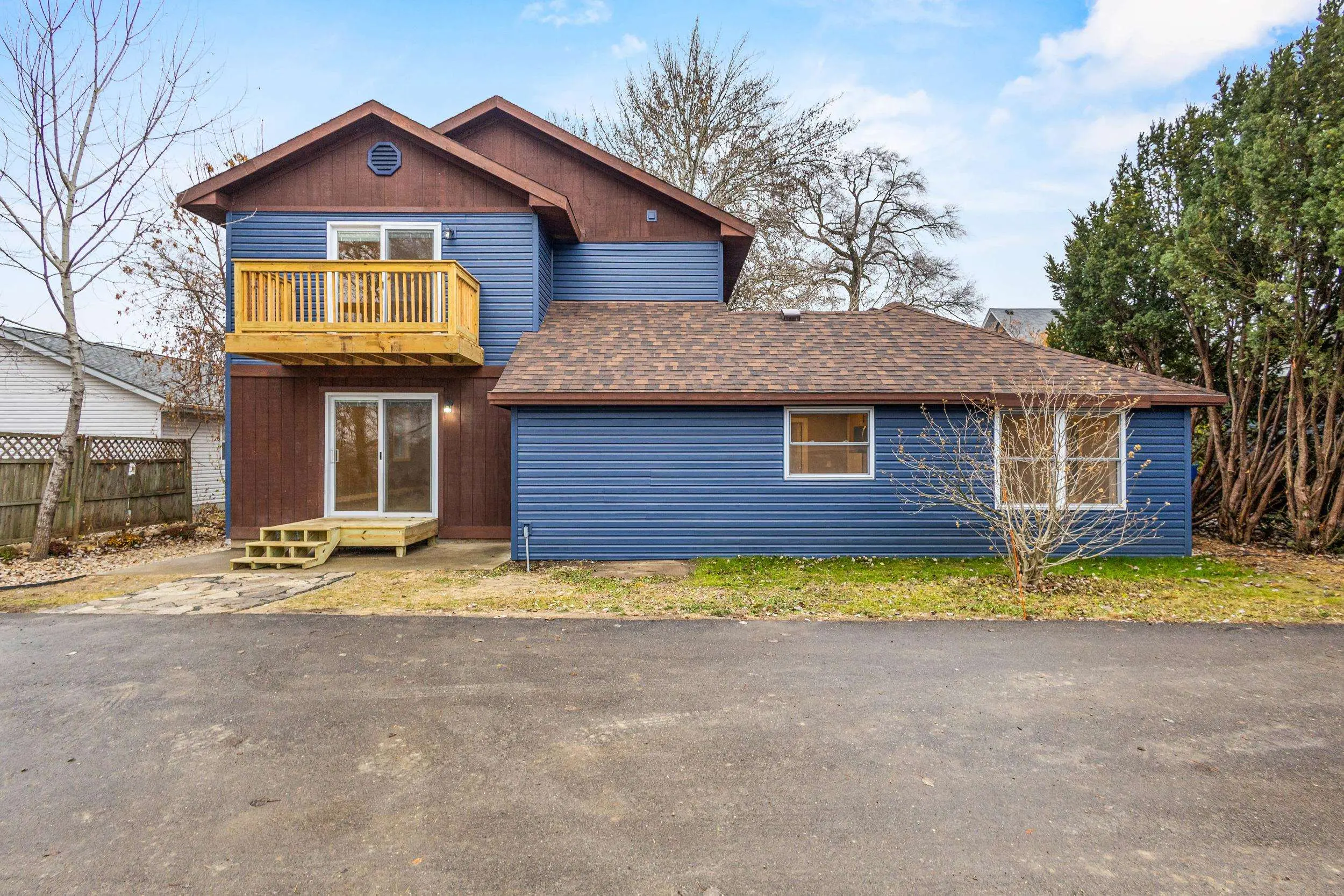 Photo of Listing #2013568