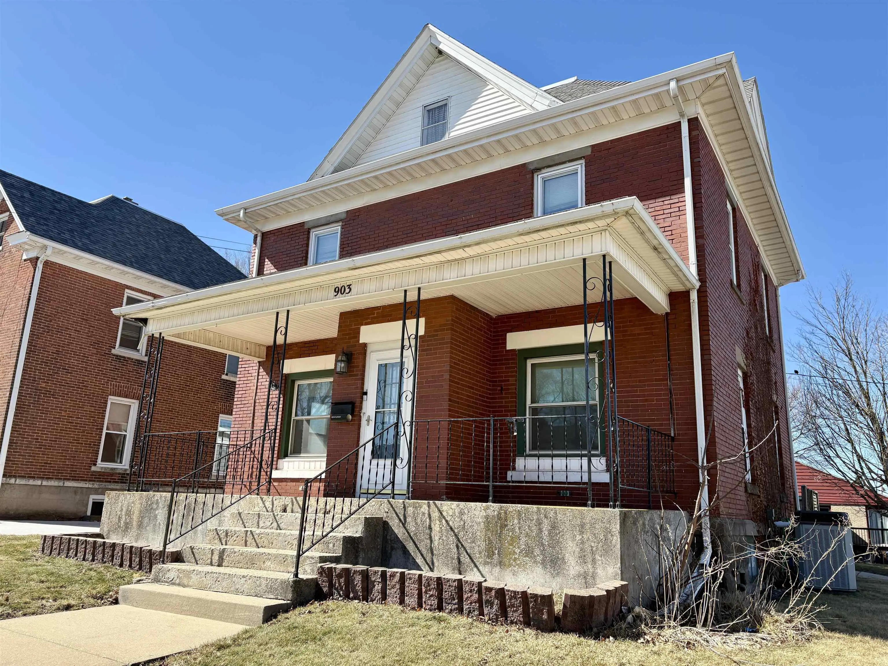 Photo of Listing #2013625