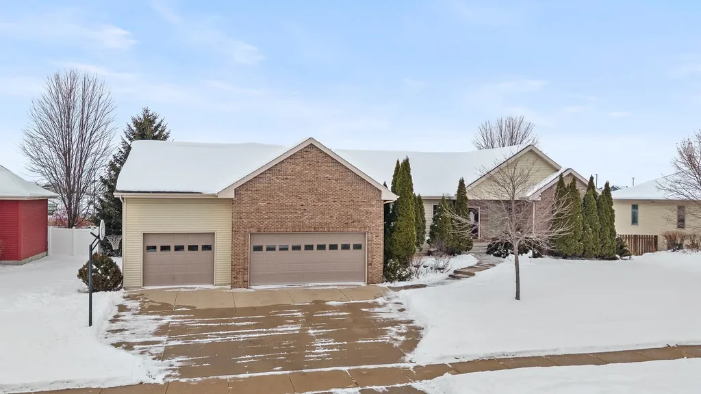 2026 Stonehaven Drive, Sun Prairie