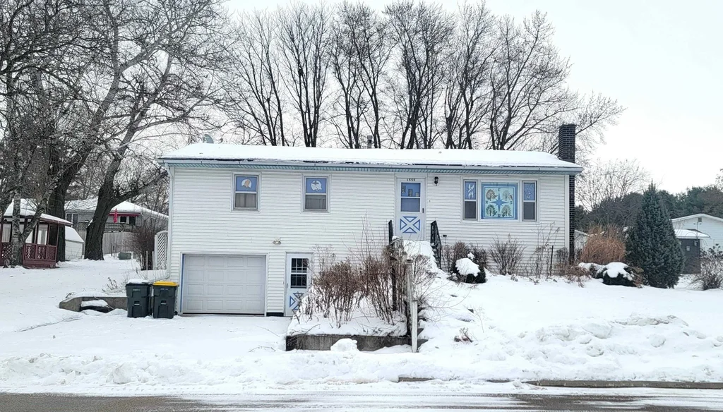 1555 Jackson Street, Fennimore