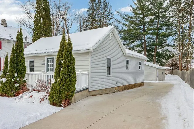 209 S Main Street, Pardeeville