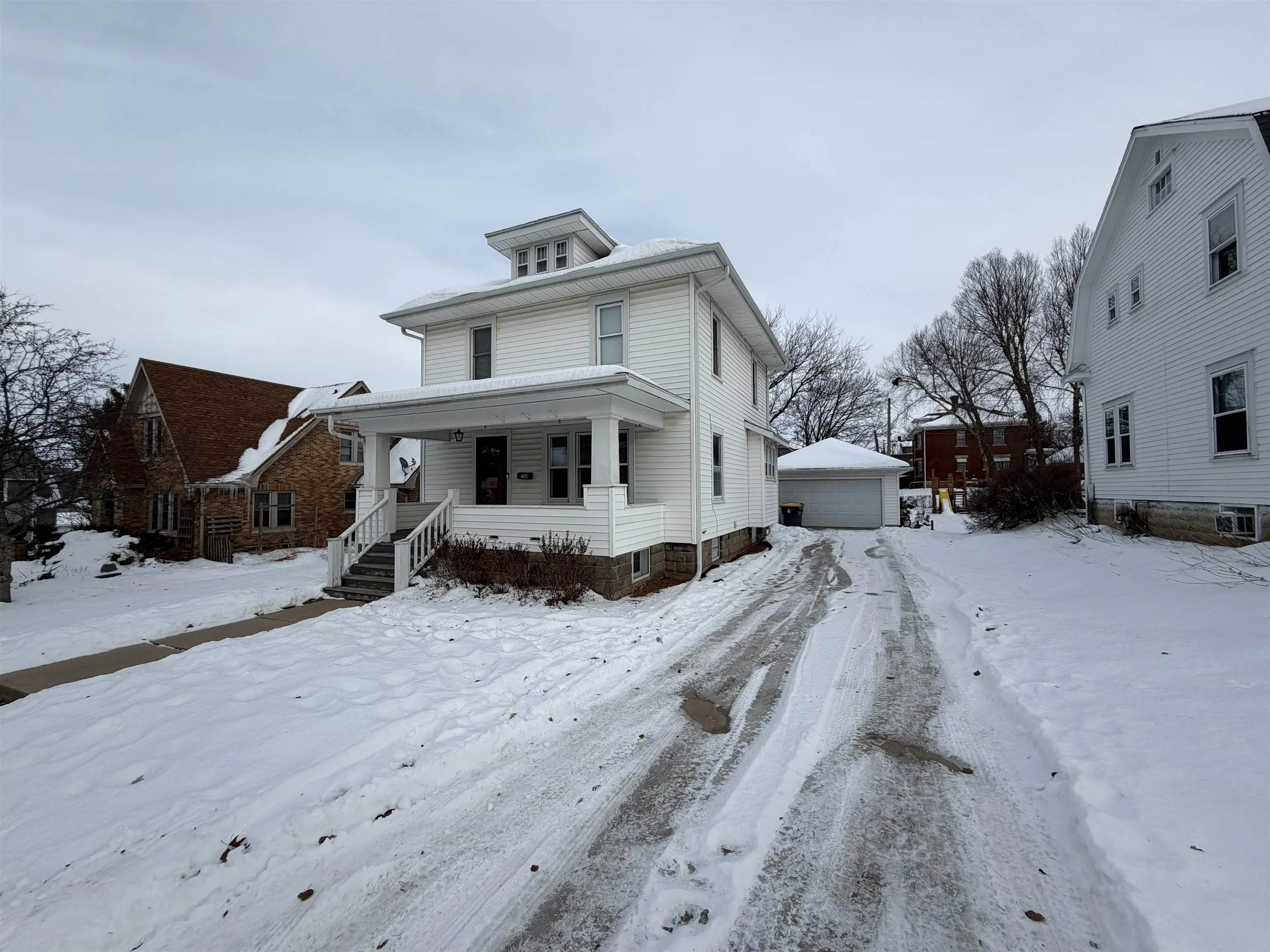 Photo of Listing #2013761