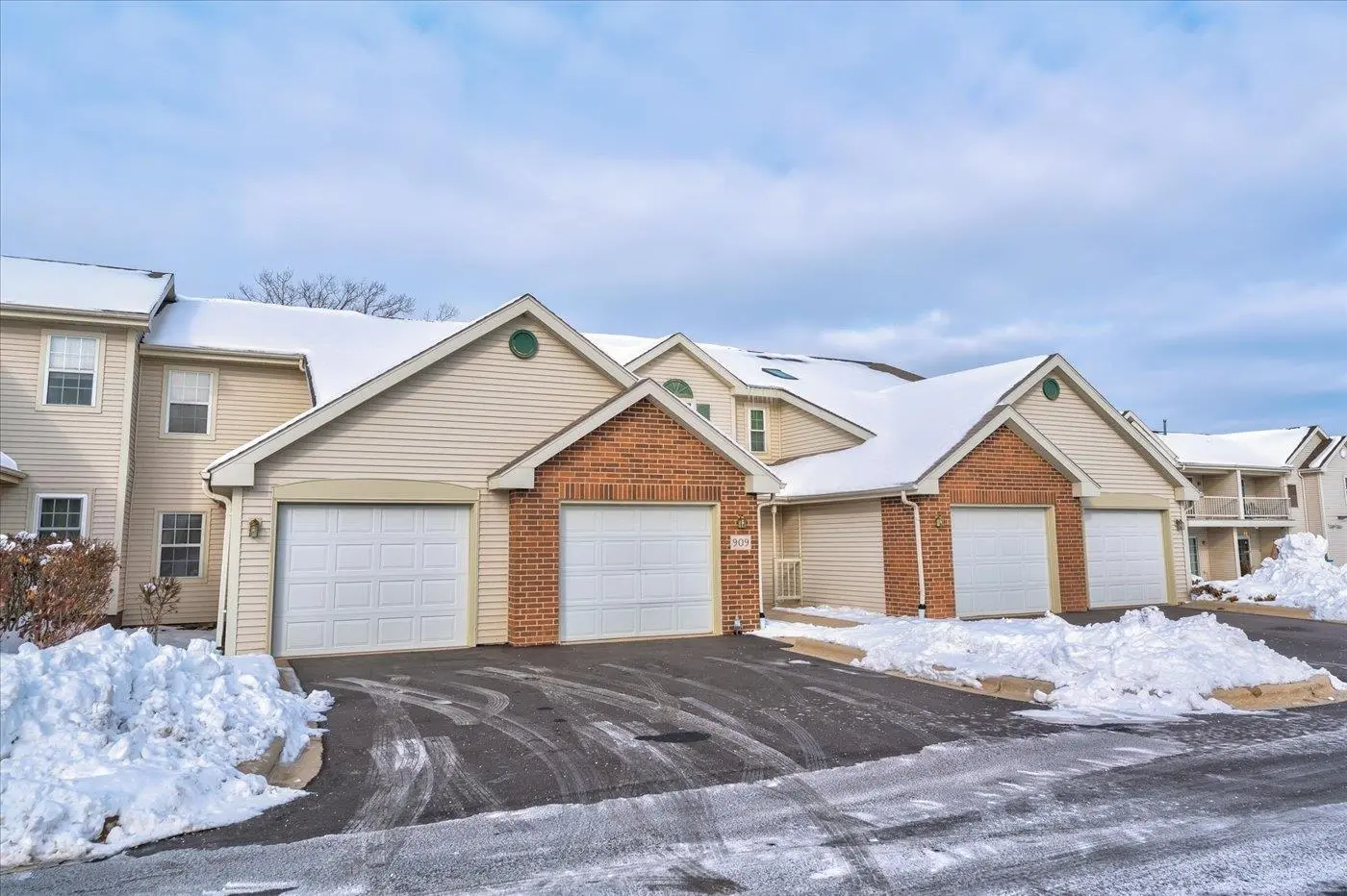 Photo of Listing #2013764