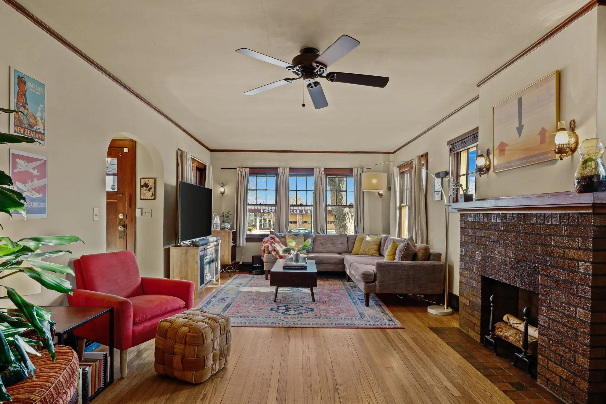 Photo of Listing #2013857