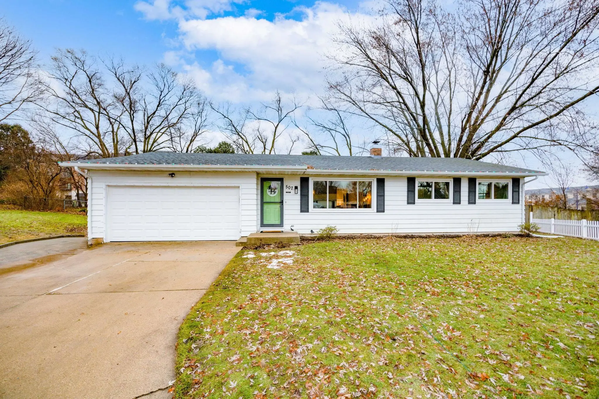 Photo of Listing #2013894