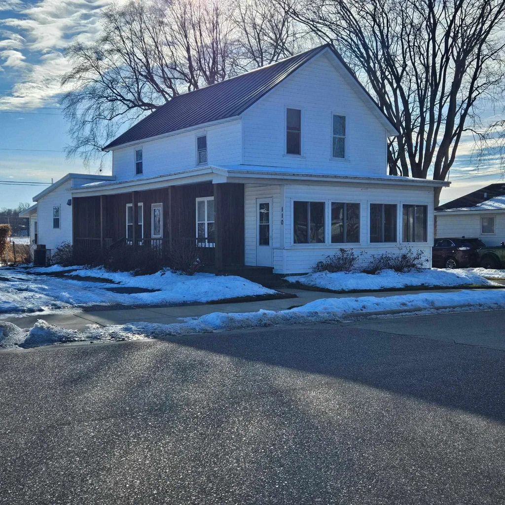 110 W Montello Street, Montello