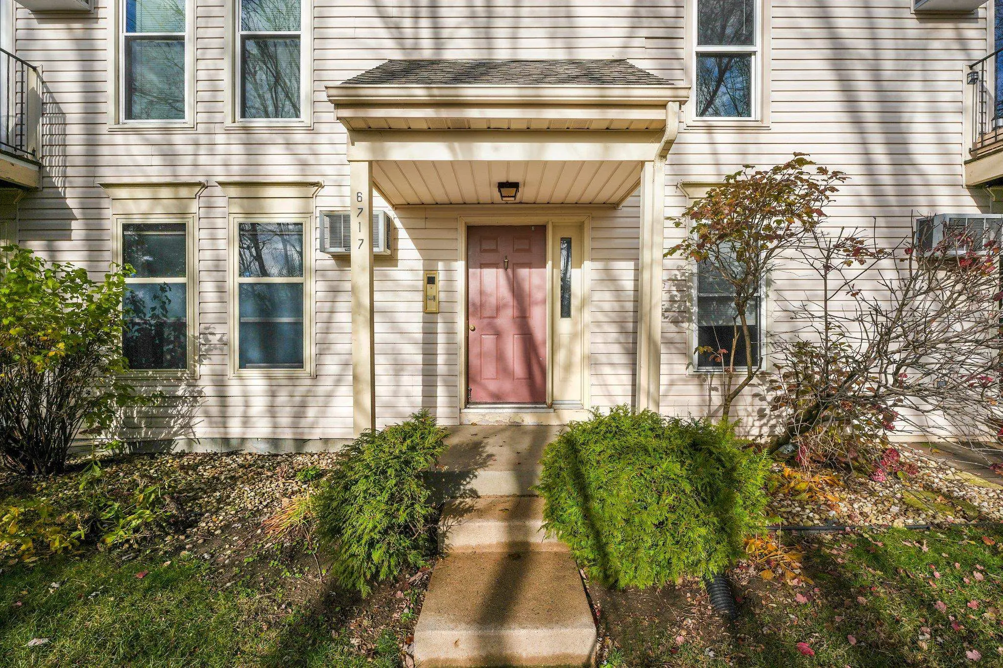 Photo of Listing #2014054