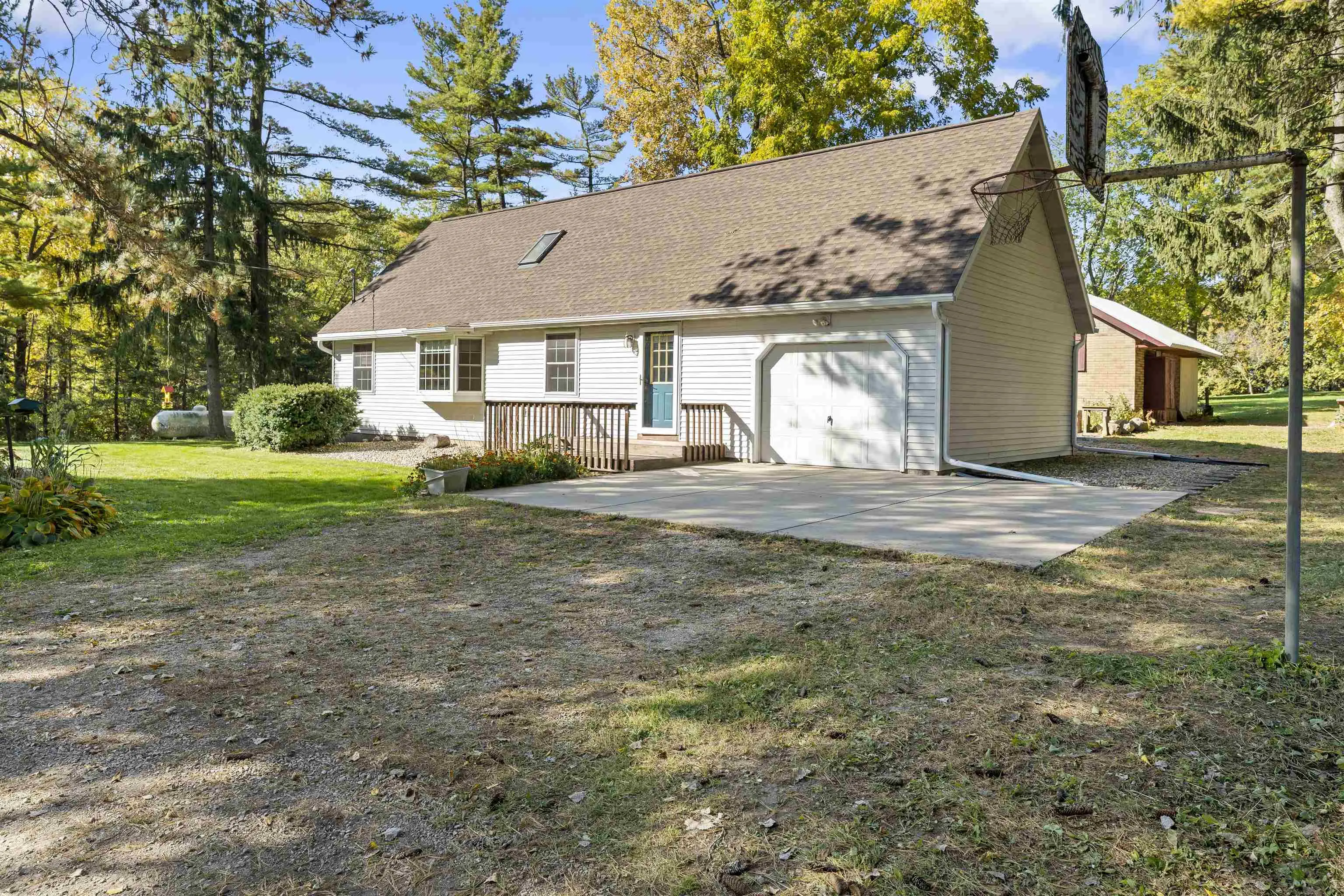 Photo of Listing #2014174