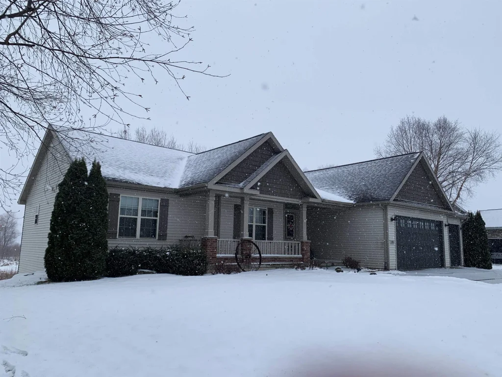 412 Vista Circle, Columbus
