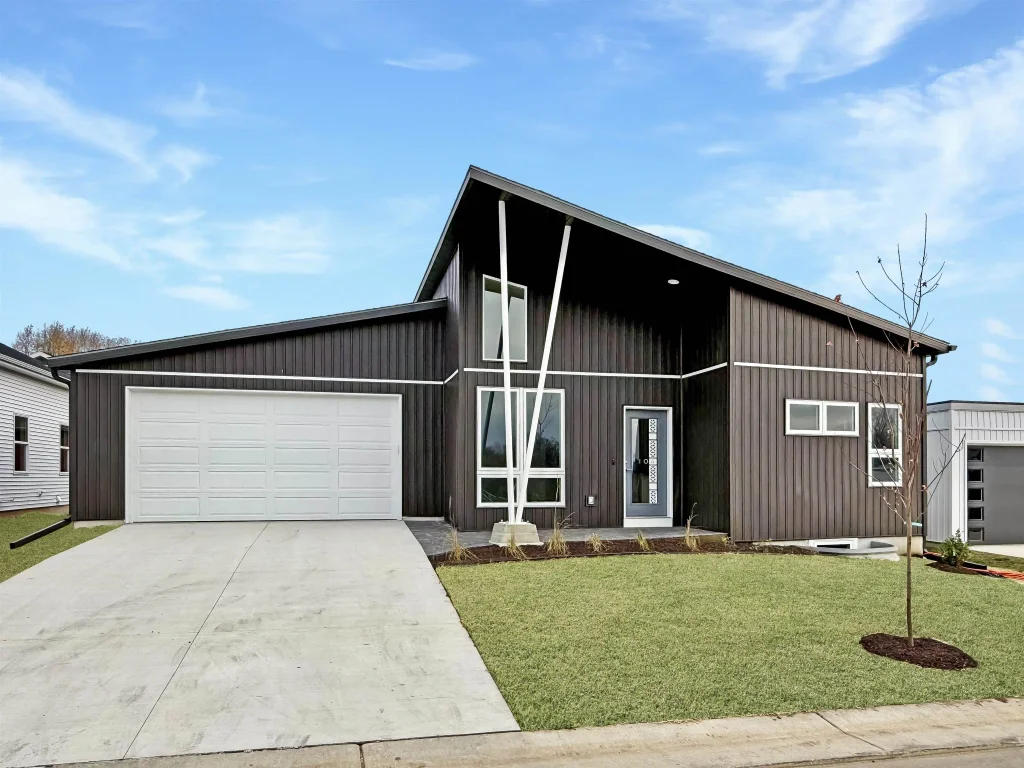 104 Boneset Avenue, Poynette