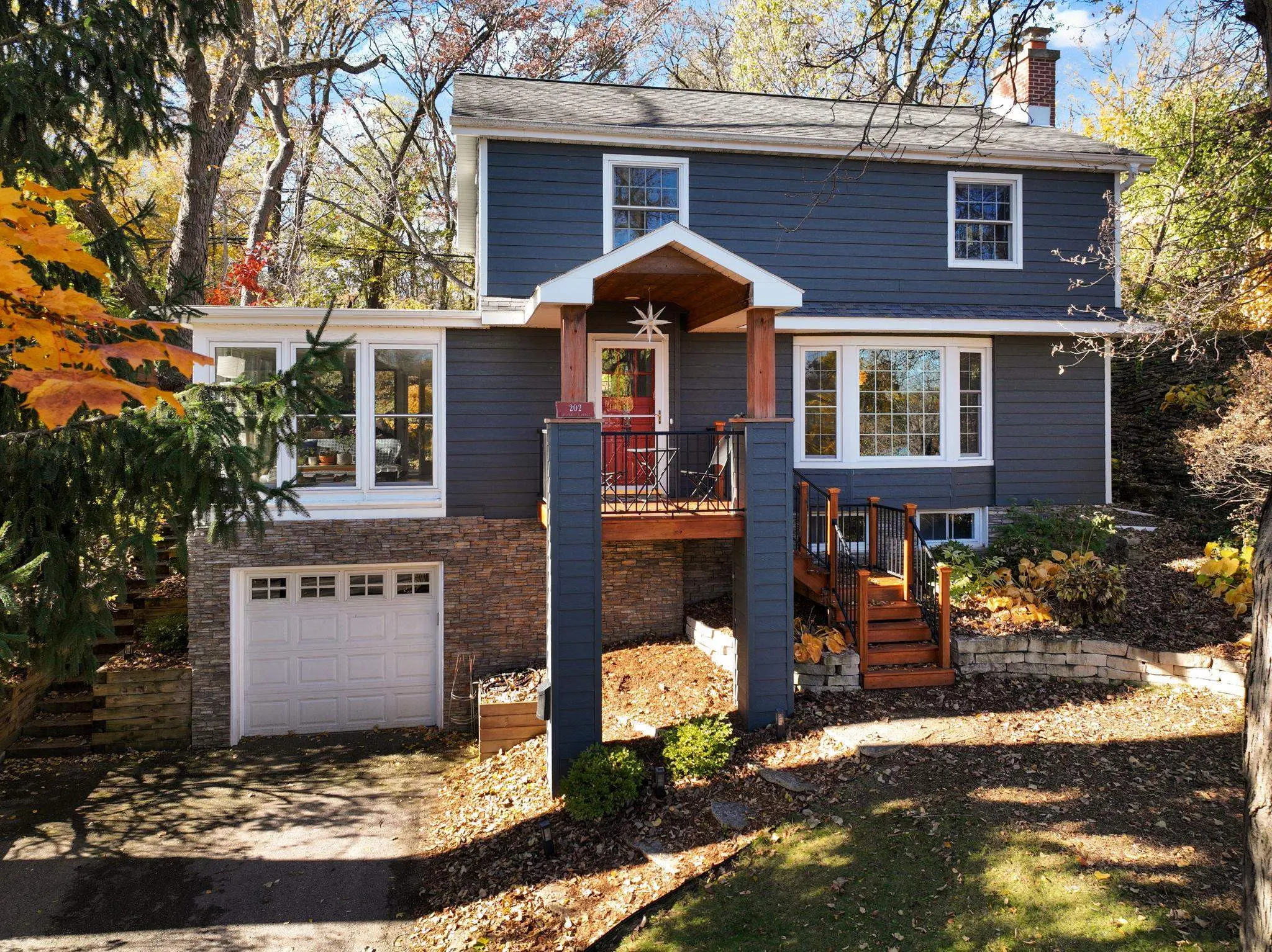 Photo of Listing #2014241