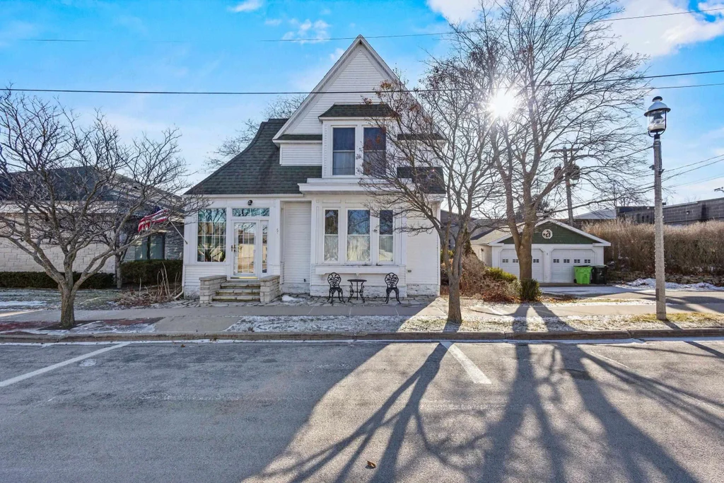 511 Hill Street, Green Lake