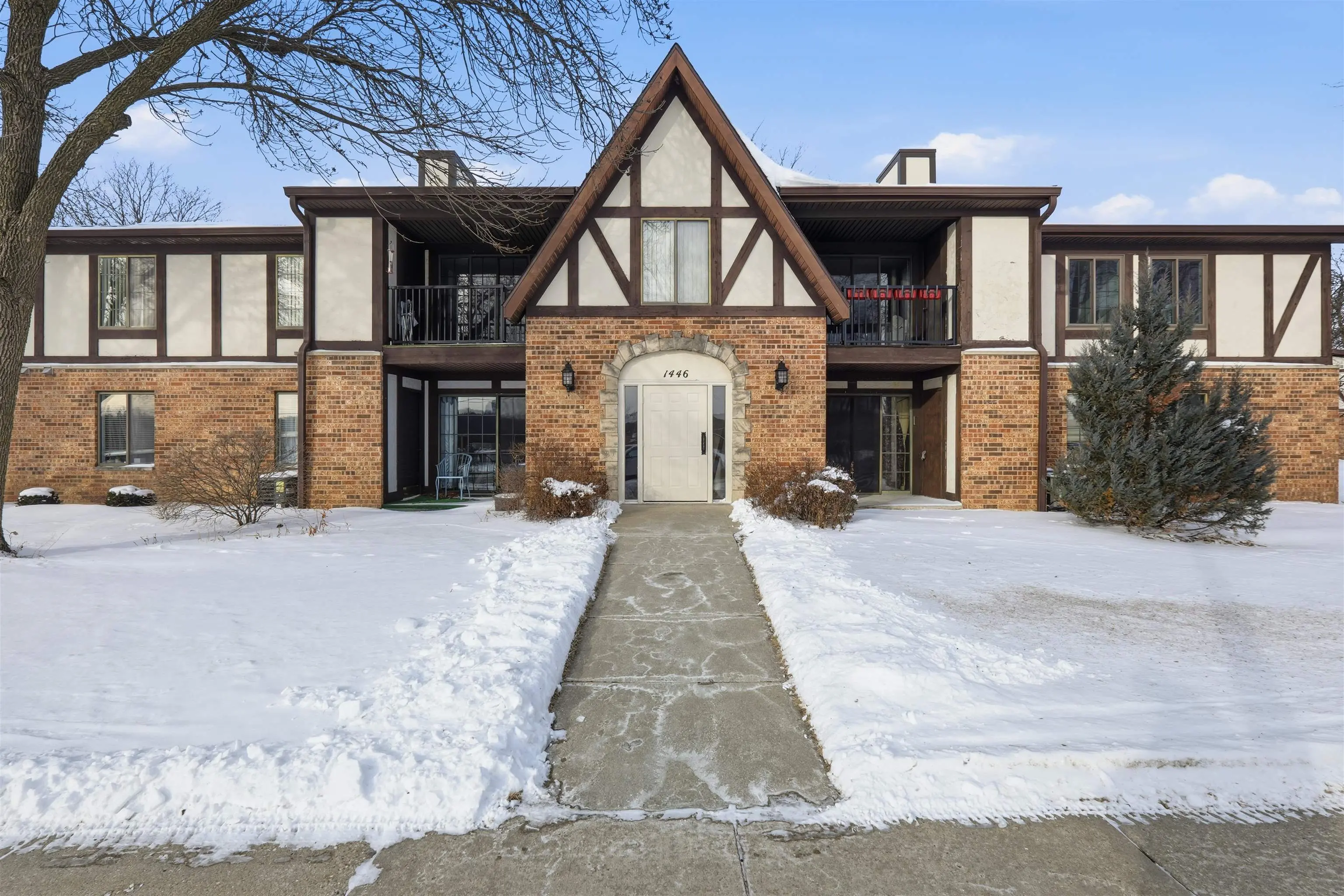 Photo of Listing #2014359