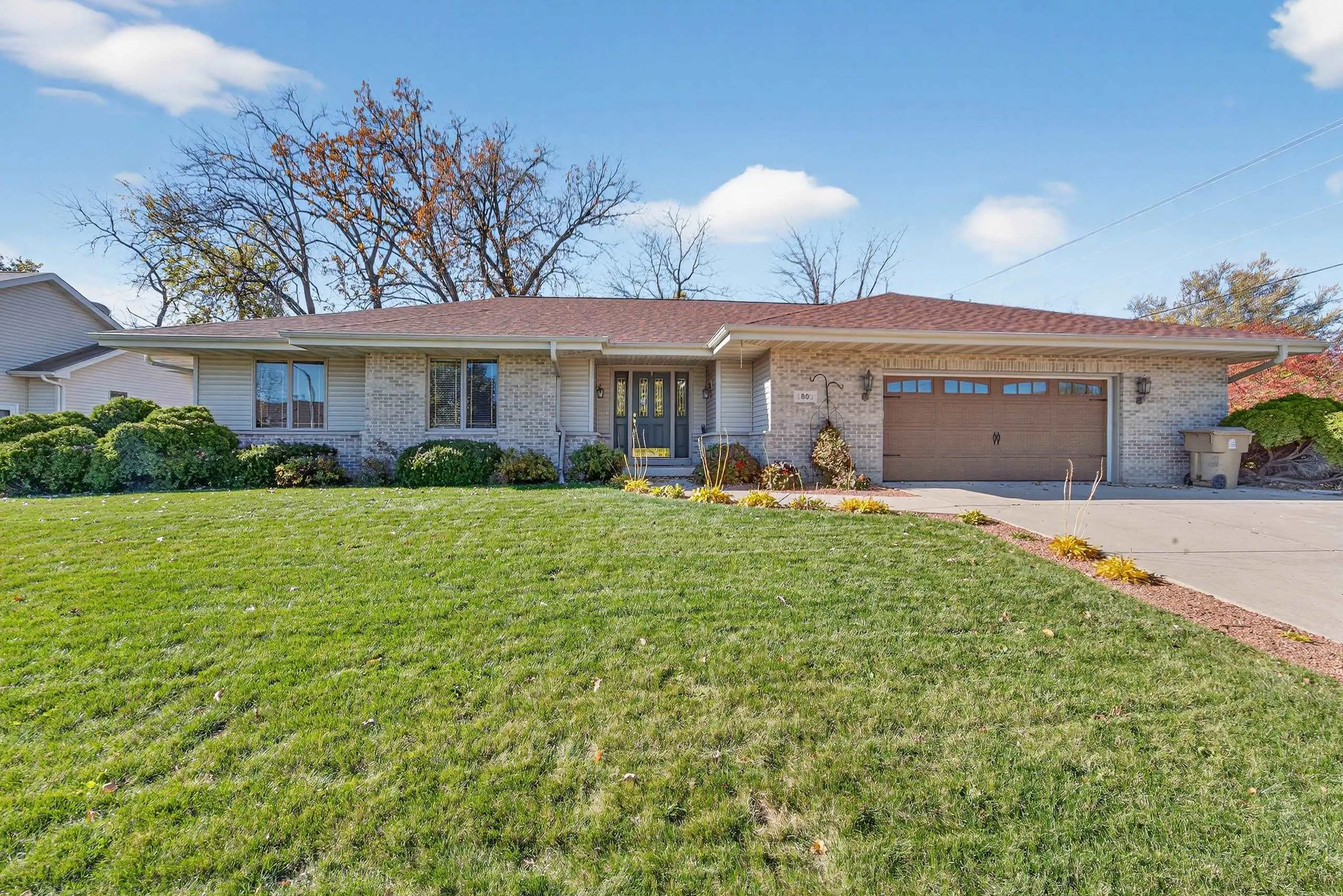 Photo of Listing #2014372