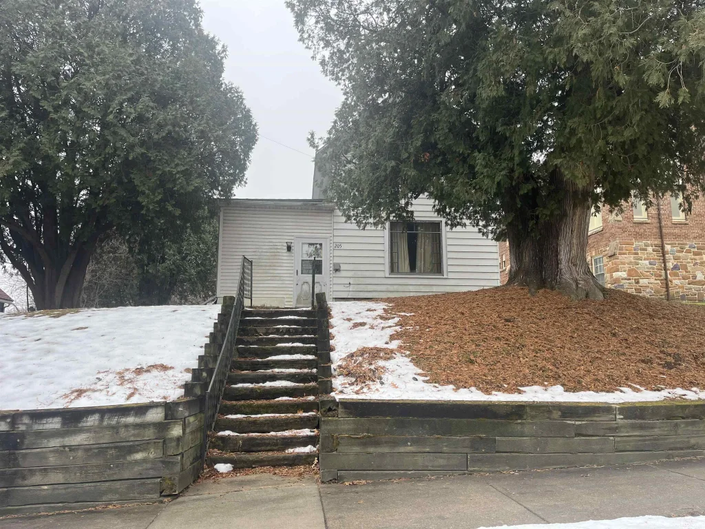 205 W Broadway Street, Rock Springs