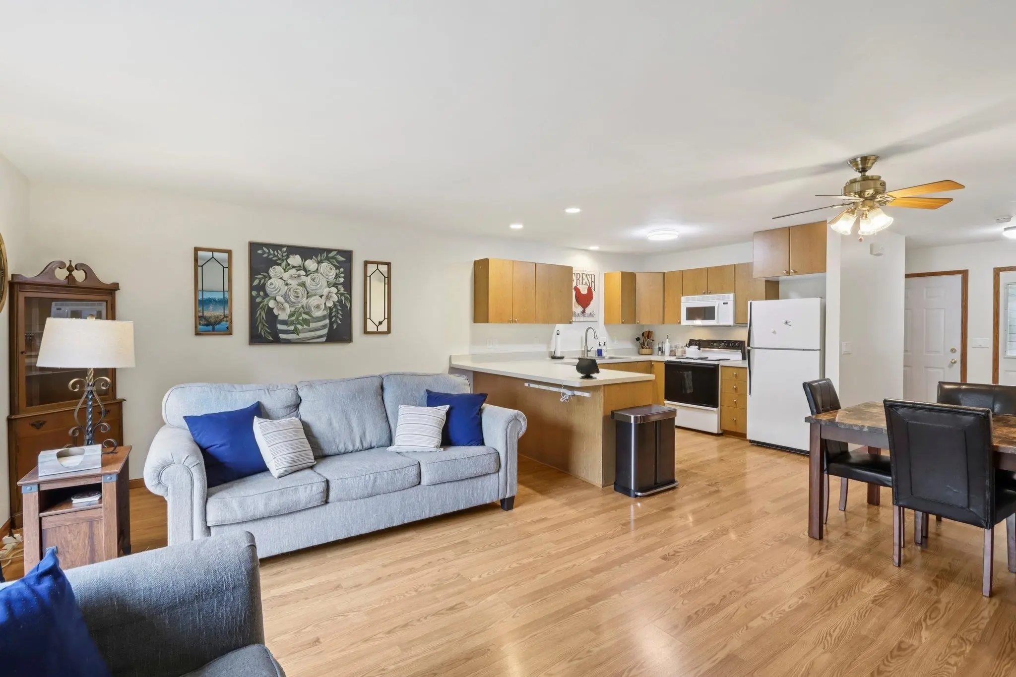 Photo of Listing #2014408