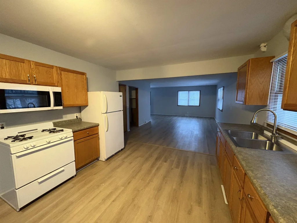 2817 N County Road H, Center