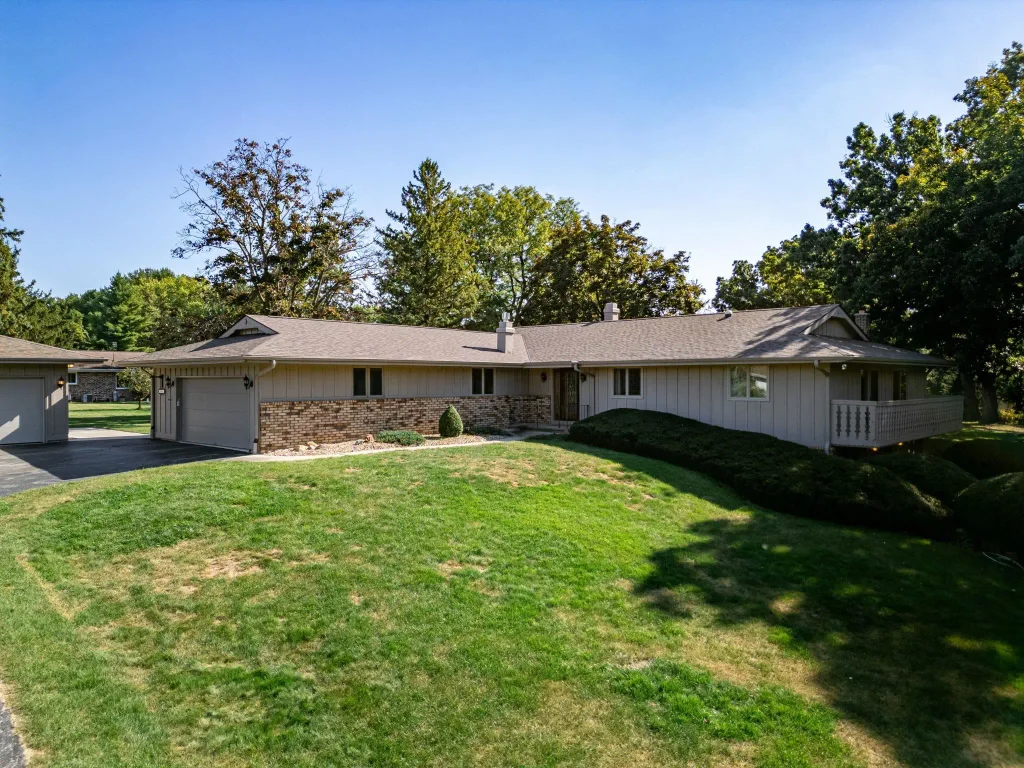 3600 N Hickory Drive, Janesville