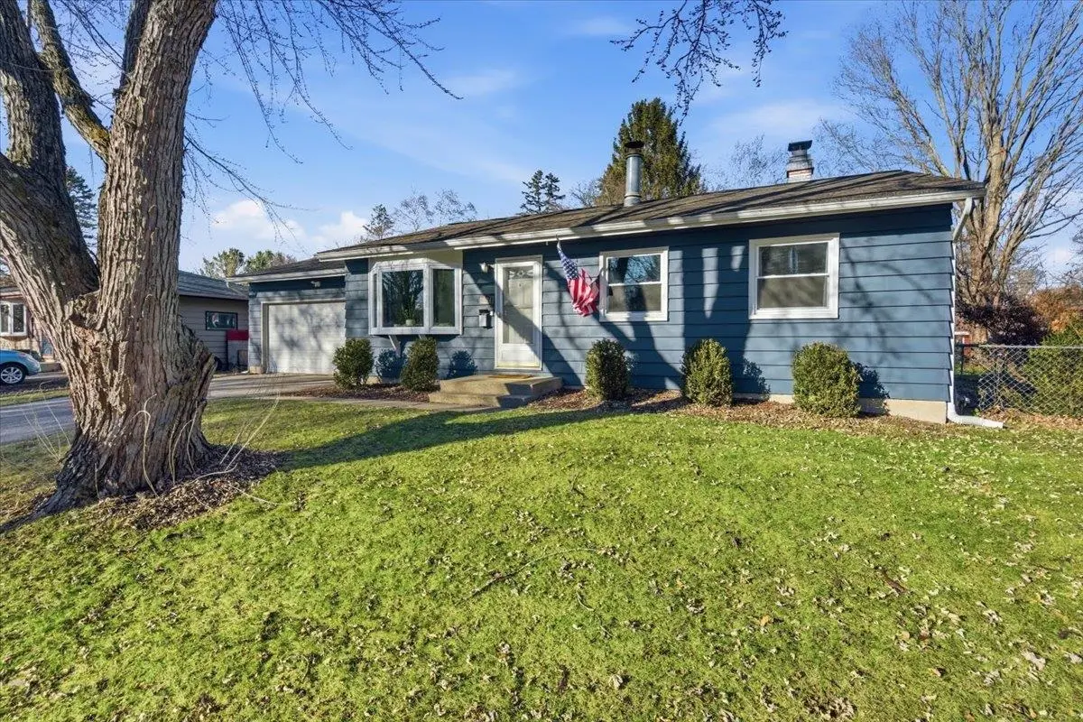 Photo of Listing #2014441