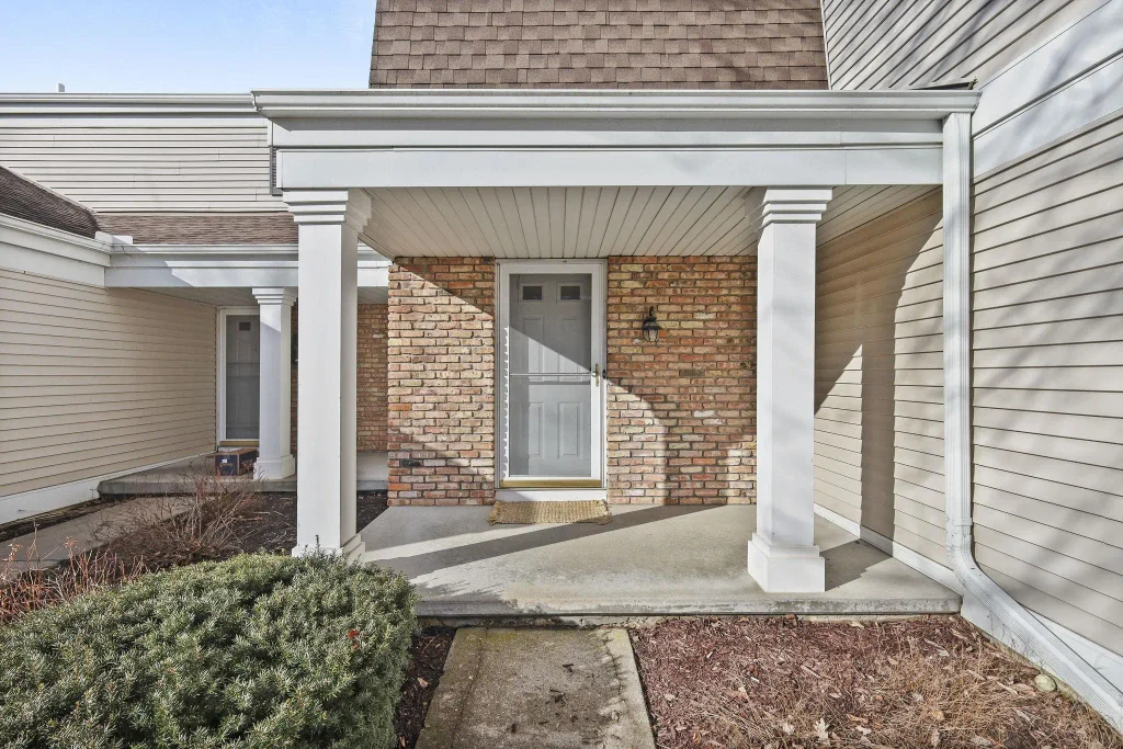 7372 Old Sauk Road, Madison