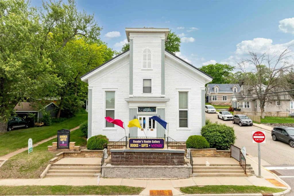 147 E Montello Street, Montello