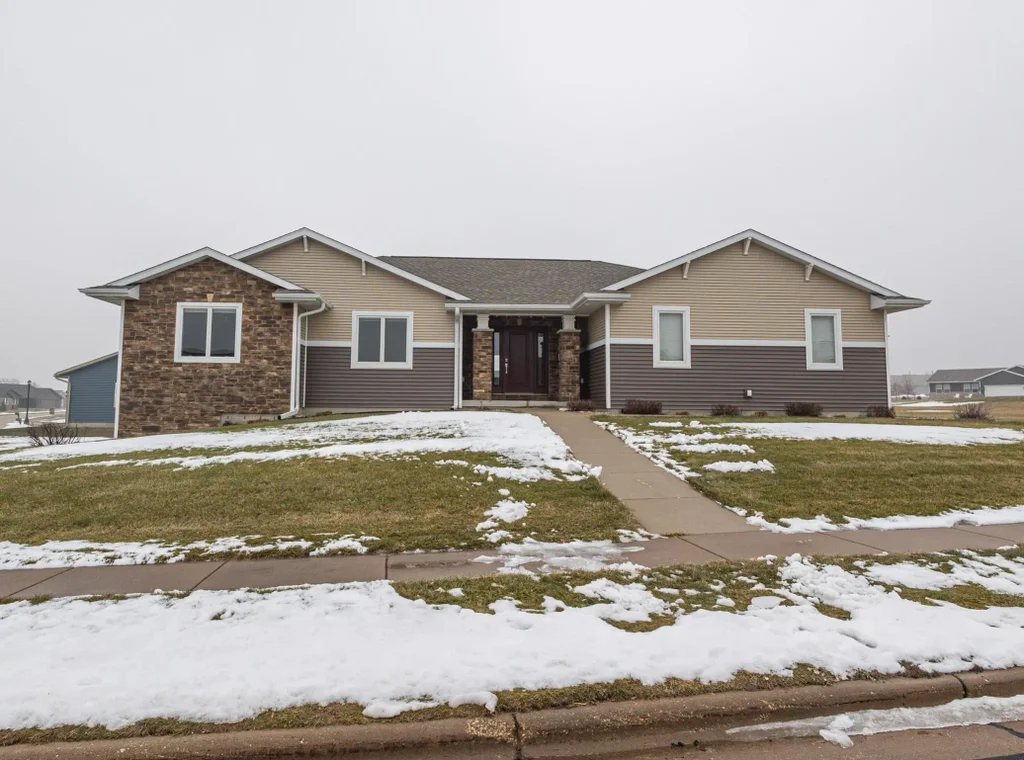 1560 Cornerstone Circle, Platteville