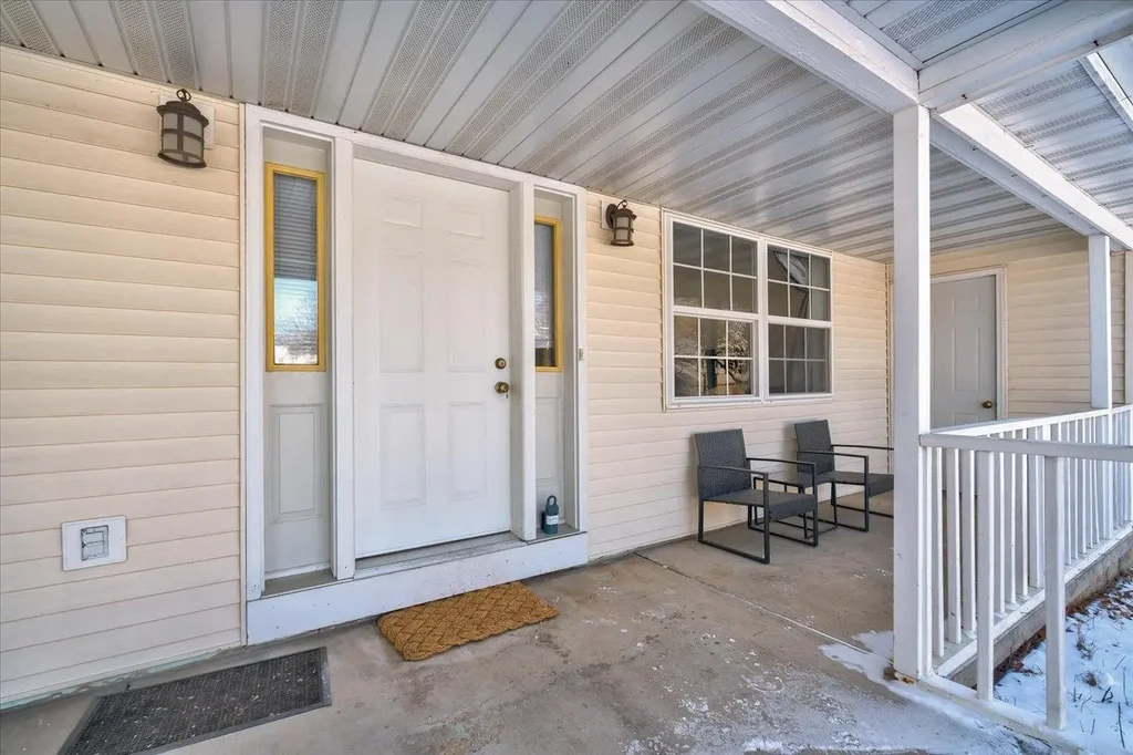 5215 Manitowoc Parkway, Madison