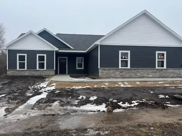 190 Deerrun Drive, Fall River