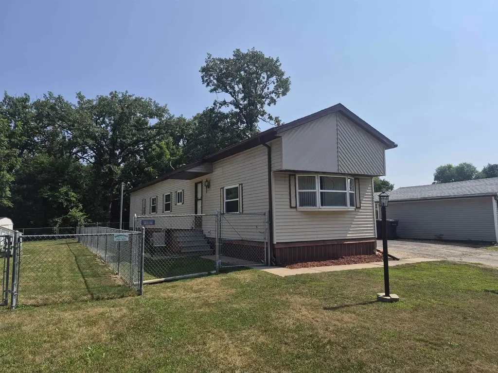 #125 - 125 Falling Creek Circle, Janesville