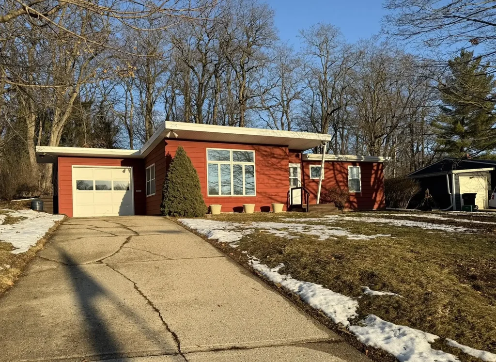 219 W Commerce Street, Mineral Point