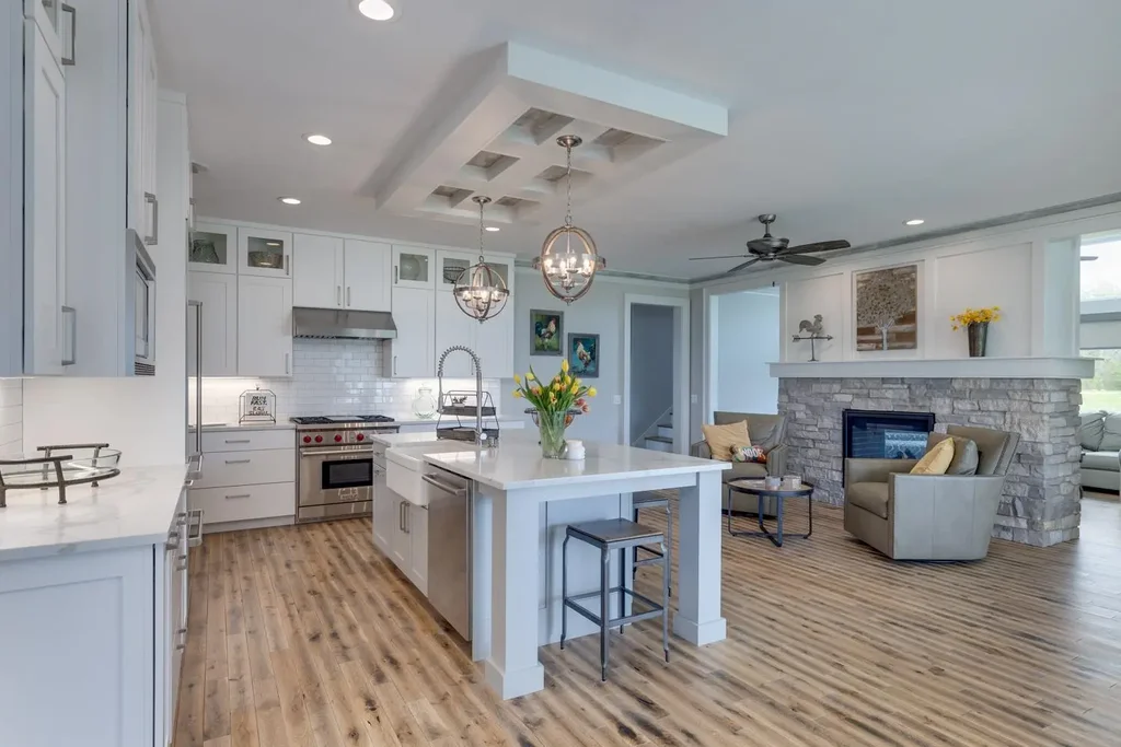 6358 Reagan Court, Windsor