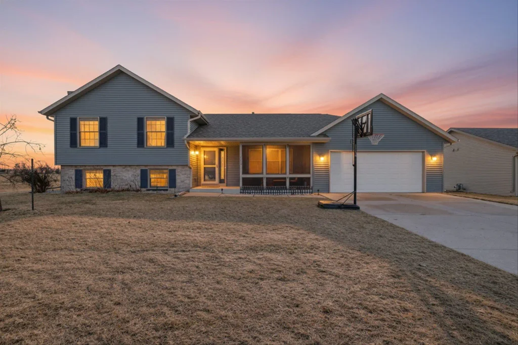 2603 Omaha Drive, Janesville